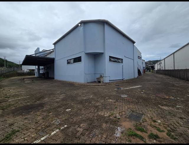 3,000M² WAREHOUSE FOR SALE IN RIVERHORSE VALLEY